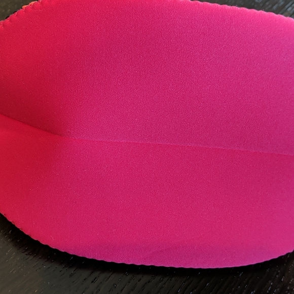 BYO by BUILT Rambler Neoprene Polka Dot  Lunch Bag - Picture 4 of 6